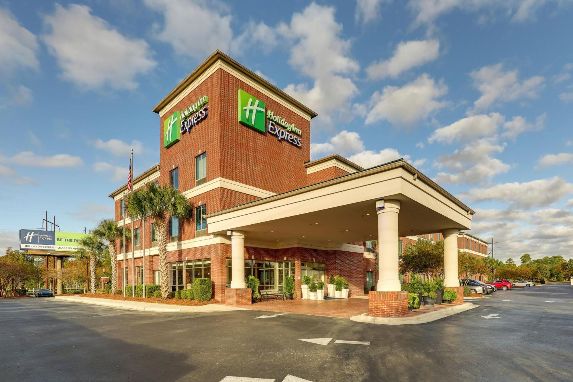 Holiday Inn Express Leland - Wilmington Area By Ihg Exterior foto